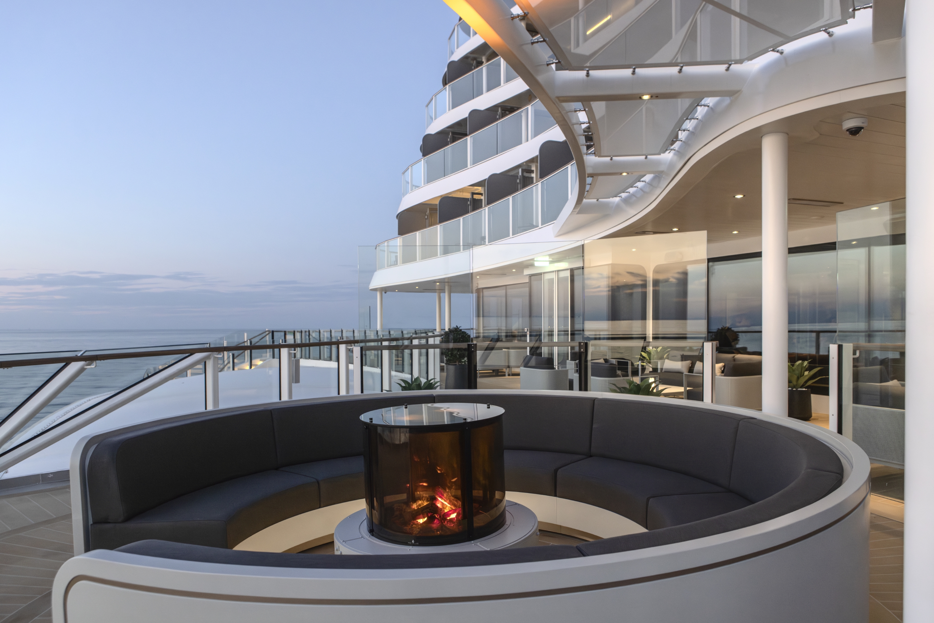 Silver Nova - Panorama Lounge